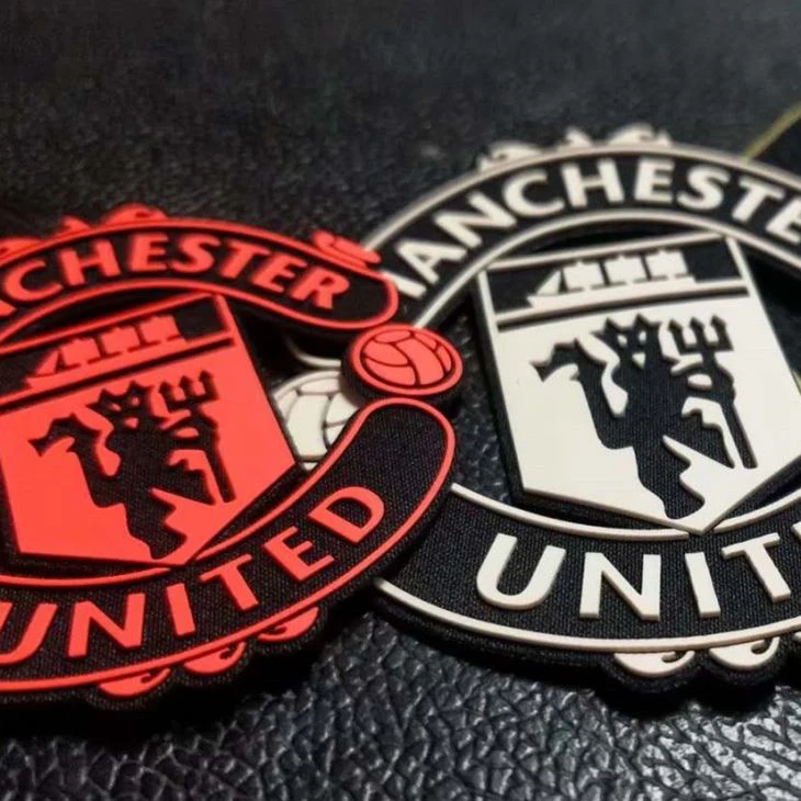 Silikons uz austa FC pleca nozīmītes